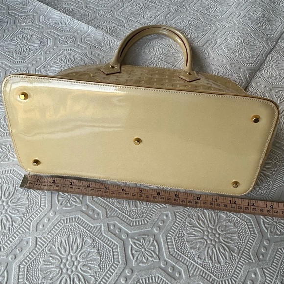 Arcadia Embossed Genuine Leather Handbag EUC - Picture 7 of 15